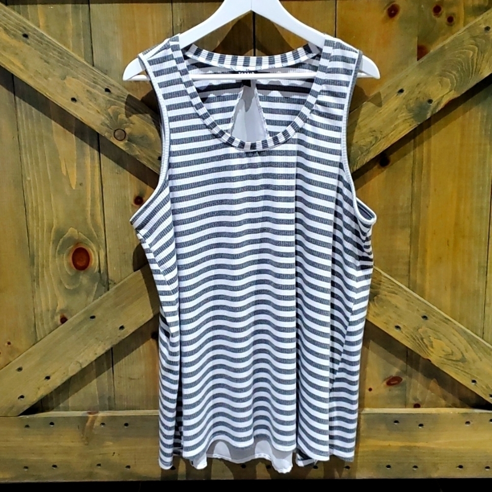 TORRID GRAY WHITE STRIPED TANK TOP PLUS SIZE 2 SHEER